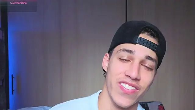 Snapshot of orionblaze69_ chatting on 11/27/25, 08:53 orionblaze69 online show from 11/27/25, 08:53