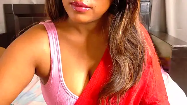 Snapshot of nylaahh-12 chatting on 05/31/26, 09:15 nylaahh-12 online show from 05/31/26, 09:15