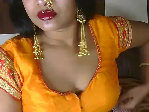 Snapshot of hotee_bhabi chatting on 05/14/26, 04:42 hotee bhabi online show from 05/14/26, 04:42