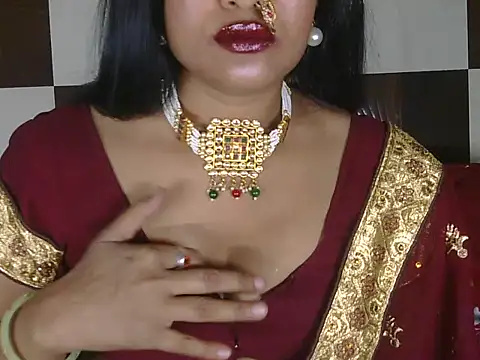 Snapshot of hotee_bhabi chatting on 04/18/26, 10:50 hotee bhabi online show from 04/18/26, 10:50