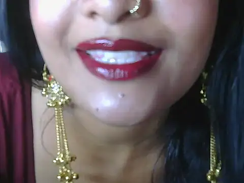 Snapshot of hotee_bhabi chatting on 05/18/26, 11:48 hotee bhabi online show from 05/18/26, 11:48