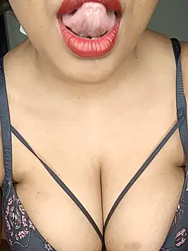 sex-withcouple online show from 04/08/26, 02:46