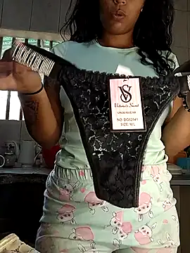 Fernanda30 online show from 12/17/25, 05:18