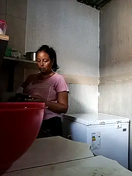 Fernanda30 online show from 10/31/25, 04:58