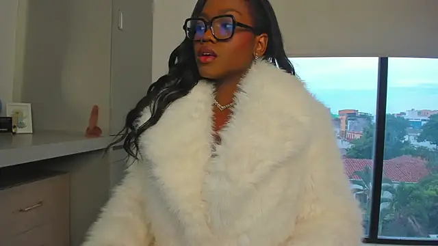 ParisSalvatore online show from 10/26/25, 01:22