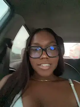 ParisSalvatore online show from 12/04/25, 10:42