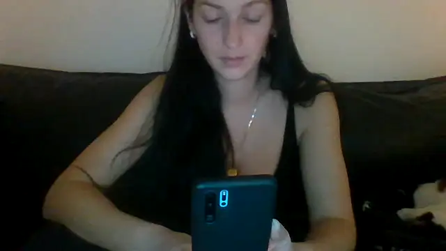 Snapshot of milagaborxx chatting on 03/19/26, 10:10 milagaborxx online show from 03/19/26, 10:10