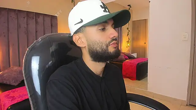 Ryan Jackson  online show from 11/06/25, 04:16