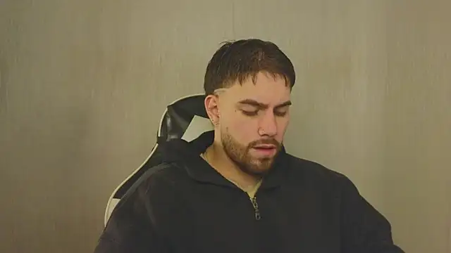 Snapshot of Ades_Lowe chatting on 10/26/25, 11:32 Ades Lowe online show from 10/26/25, 11:32