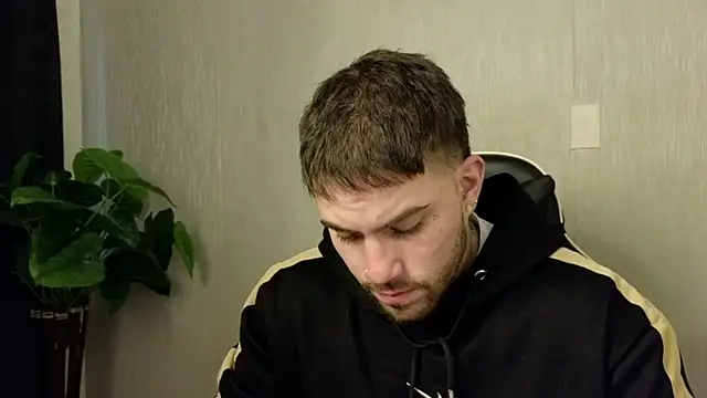 Snapshot of Ades_Lowe chatting on 10/15/25, 11:51 Ades Lowe online show from 10/15/25, 11:51