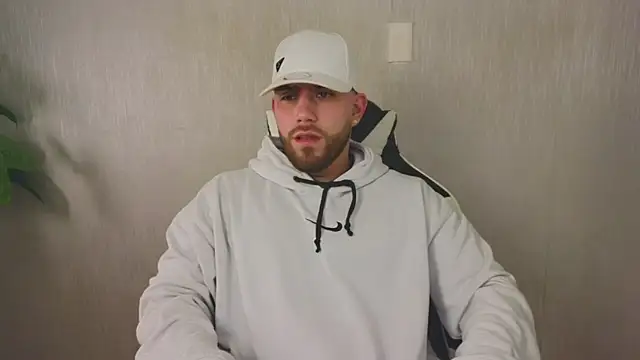 Snapshot of Ades_Lowe chatting on 11/01/25, 12:21 Ades Lowe online show from 11/01/25, 12:21