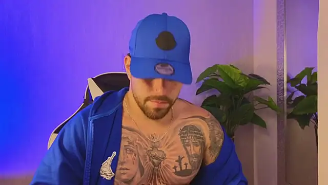 Snapshot of Ades_Lowe chatting on 12/05/25, 11:42 Ades Lowe online show from 12/05/25, 11:42