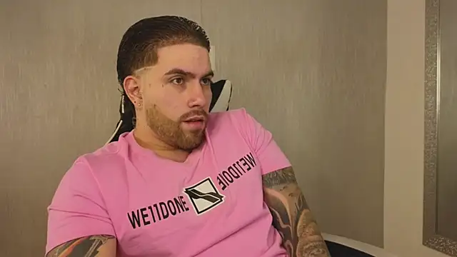 Snapshot of Ades_Lowe chatting on 11/16/25, 11:59 Ades Lowe online show from 11/16/25, 11:59