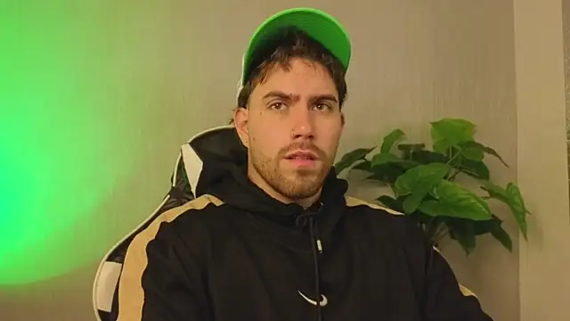 Snapshot of Ades_Lowe chatting on 12/18/25, 11:14 Ades Lowe online show from 12/18/25, 11:14