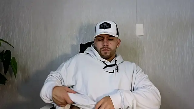 Snapshot of Ades_Lowe chatting on 10/08/25, 11:56 Ades Lowe online show from 10/08/25, 11:56