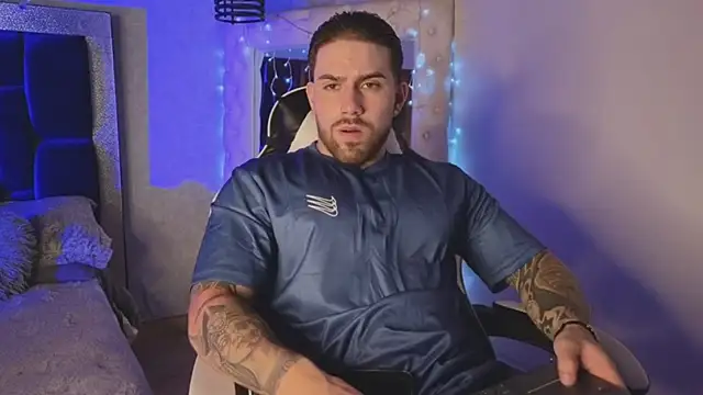 Snapshot of Ades_Lowe chatting on 11/10/25, 07:30 Ades Lowe online show from 11/10/25, 07:30