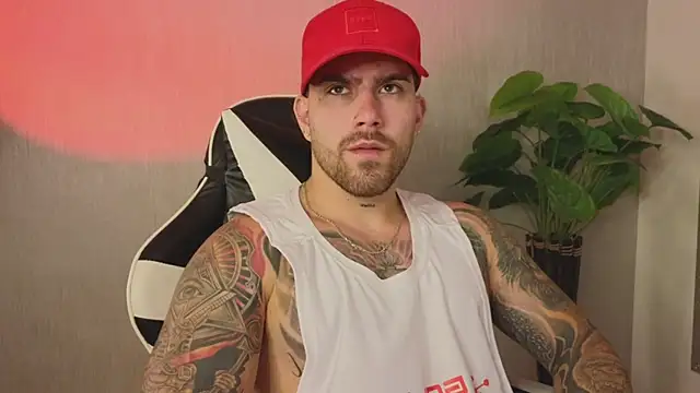 Snapshot of Ades_Lowe chatting on 11/28/25, 10:48 Ades Lowe online show from 11/28/25, 10:48