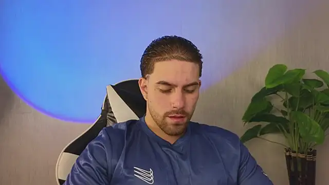 Snapshot of Ades_Lowe chatting on 11/27/25, 10:48 Ades Lowe online show from 11/27/25, 10:48