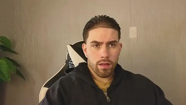 Snapshot of Ades_Lowe chatting on 11/15/25, 12:09 Ades Lowe online show from 11/15/25, 12:09