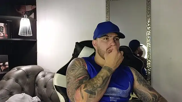 Snapshot of Ades_Lowe chatting on 10/17/25, 12:40 Ades Lowe online show from 10/17/25, 12:40