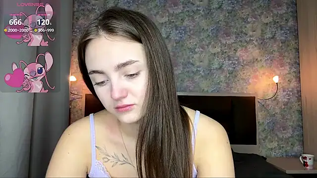 LoraDavi online show from 04/11/26, 08:07
