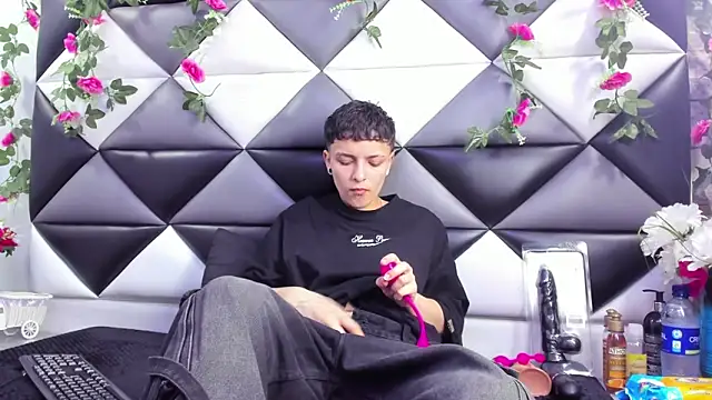 Snapshot of Megan_Thompson_ chatting on 10/04/25, 02:24 Megan Thompson  online show from 10/04/25, 02:24