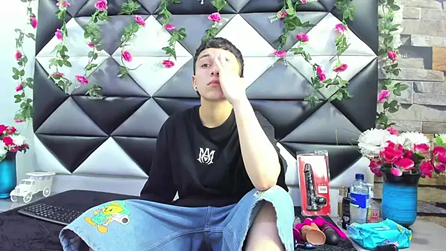 Snapshot of Megan_Thompson_ chatting on 09/24/25, 02:29 Megan Thompson  online show from 09/24/25, 02:29