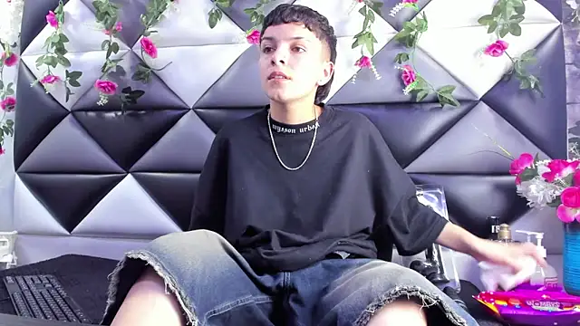 Megan Thompson  online show from 12/20/25, 02:47