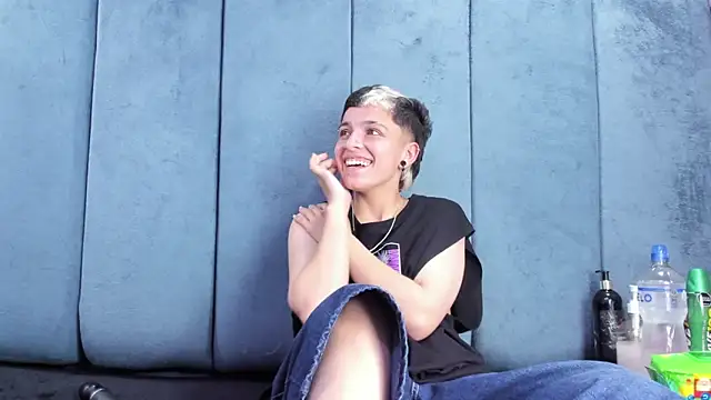 Megan Thompson  online show from 04/15/26, 02:17