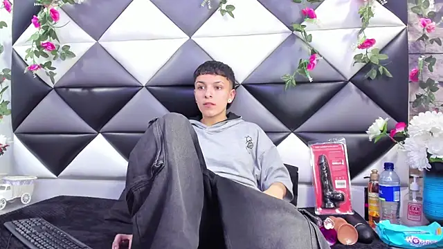 Snapshot of Megan_Thompson_ chatting on 09/27/25, 02:39 Megan Thompson  online show from 09/27/25, 02:39