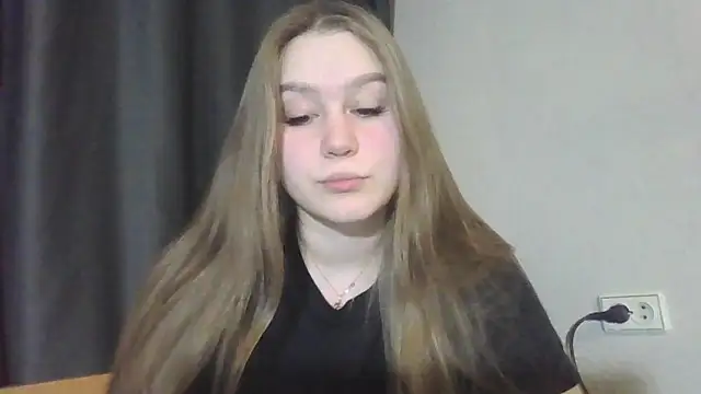 yourhoney Lola  online show from 11/28/25, 04:18