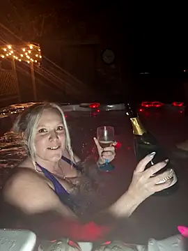 Snapshot of Bouncy-Bella28X chatting on 03/27/26, 08:21 Bouncy-Bella28X online show from 03/27/26, 08:21