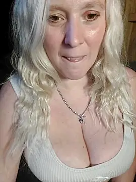 Snapshot of Bouncy-Bella28X chatting on 10/08/25, 11:34 Bouncy-Bella28X online show from 10/08/25, 11:34