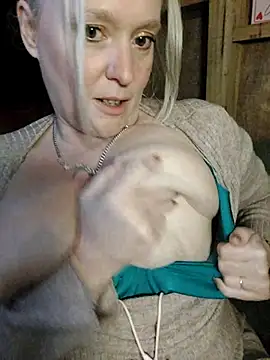 Snapshot of Bouncy-Bella28X chatting on 09/25/25, 07:36 Bouncy-Bella28X online show from 09/25/25, 07:36