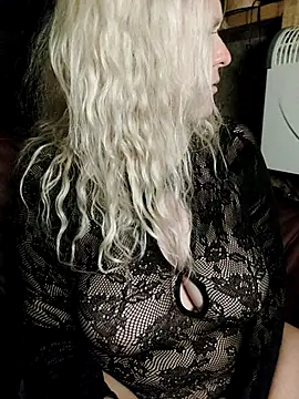 Snapshot of Bouncy-Bella28X chatting on 10/12/25, 09:49 Bouncy-Bella28X online show from 10/12/25, 09:49