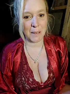 Snapshot of Bouncy-Bella28X chatting on 10/05/25, 08:27 Bouncy-Bella28X online show from 10/05/25, 08:27