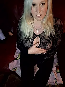 Bouncy-Bella28X online show from 01/11/26, 03:41