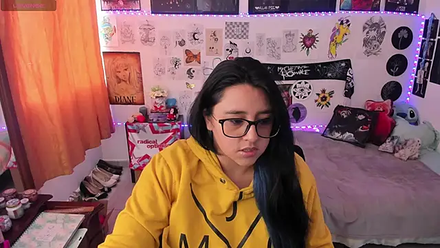 Cherry blush  online show from 04/17/26, 09:06