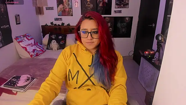 Snapshot of Cherry_blush_ chatting on 01/14/26, 10:13 Cherry blush online show from 01/14/26, 10:13