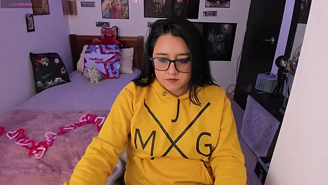 Snapshot of Cherry_blush_ chatting on 02/03/26, 09:20 Cherry blush online show from 02/03/26, 09:20