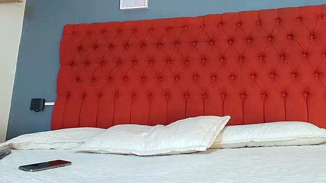 keyla mejia online show from 12/21/25, 12:07