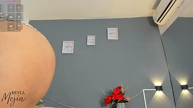 keyla mejia online show from 10/21/25, 12:15