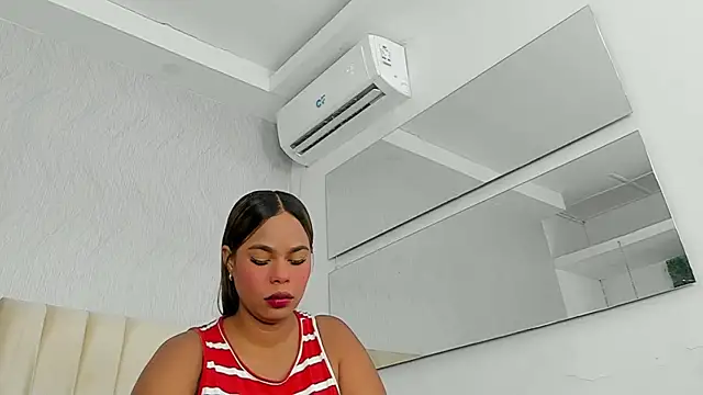 Snapshot of keyla_mejia chatting on 07/12/26, 12:28 keyla mejia online show from 07/12/26, 12:28