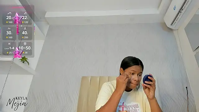 keyla mejia online show from 05/17/26, 12:05