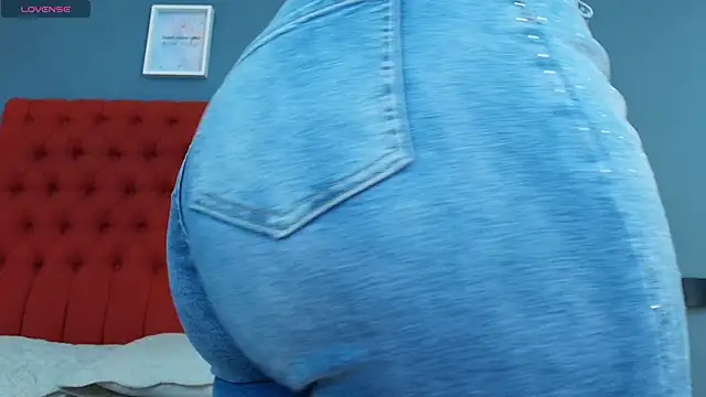 keyla mejia online show from 12/22/25, 11:54