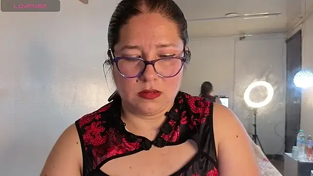 scarlett widow  online show from 05/16/26, 03:16