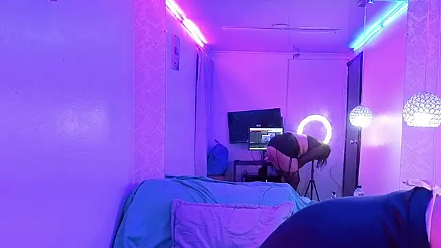 Snapshot of scarlett_widow_ chatting on 01/16/26, 02:37 scarlett widow online show from 01/16/26, 02:37