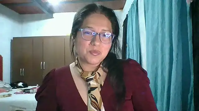 Snapshot of scarlett_widow_ chatting on 09/21/25, 03:33 scarlett widow online show from 09/21/25, 03:33