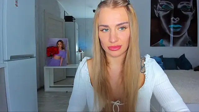 Snapshot of MashaFromRussia__ chatting on 10/12/25, 12:50 MashaFromRussia online show from 10/12/25, 12:50