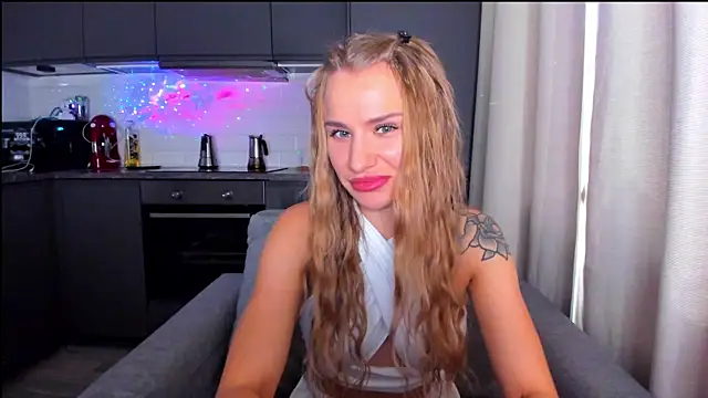 Snapshot of MashaFromRussia__ chatting on 09/15/25, 07:42 MashaFromRussia online show from 09/15/25, 07:42